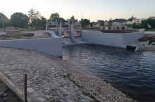 Bulwary nad Czarną Hańczą. Jest już jaz, woda płynie do zalewu [zdjęcia] 