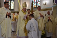Święcenia kapłańskie w diecezji ełckiej. Jeden z nowych księży trafi do Suwałk [zdjęcia]