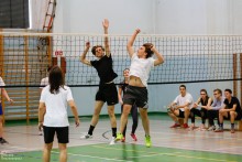 Zamiast wagarować pierwszy dzień wiosny spędzili na sportowo. Rozgrywki w I LO [zdjęcia]