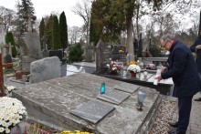 na_grobach_zasluzonych_2.jpg