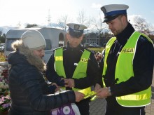 Trwa policyjna akcja Znicz. Więcej kontroli, apele o ostrożną jazdę