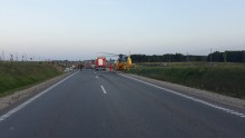 Wypadek we Wronowie koło Raczek. Kierowca ciężarówki zjechał do rowu