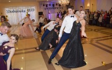 Studniówka 2019 w II LO w Suwałkach. Bo coś w szaleństwach jest młodości [wideo i zdjęcia]  