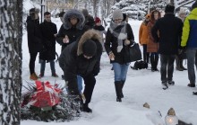 Suwalczanie w hołdzie Pawłowi Adamowiczowi i przeciw nienawiści. Znicze pod Dębem Wolności [wideo] 