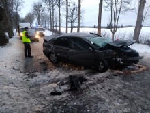 Na drogach ślisko. Lepiej się spóźnić, niż mieć wypadek