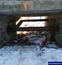 Policjanci z Olecka uratowali mężczyznę przed wychłodzeniem