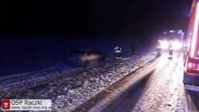 Gmina Raczki. Samochód najechał na mężczyznę leżącego na drodze