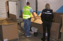 Suwałki. Nielegalny tytoń w jednej z hal magazynowych [zdjęcia]