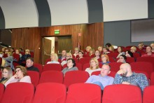 Nawet 5 godzin przed komputerem, energetyki, a alkohol i papierosy między 13. a 15. rokiem życia