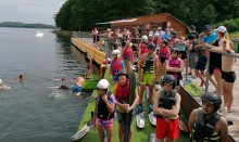 Pół setki dzieci na nartach wodnych. Darmowe szkolenie w WOSiR Szelment było strzałem w 10-tkę