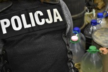 Policjanci zlikwidowali bimbrownię w Nowince