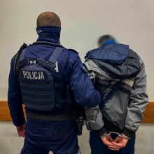 Recydywista ukradł perfumy i uciekał przed ekspedientką. Grozi mu 12 lat więzienia         