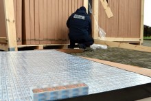 Szukali nielegalnych imigrantów, odkryli gigantyczny przemyt papierosów [wideo, zdjęcia]