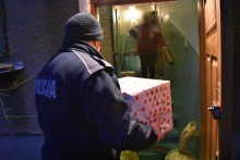 Augustowscy policjanci przygotowali paczki dla kombatantów [zdjęcia]