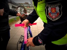 Mała rzecz, a może uratować życie. Policjanci przypominają o odblaskach