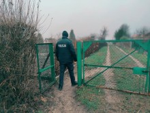 Sejny. Dzielnicowy i pracownik socjalny uratowali przed wychłodzeniem mężczyznę