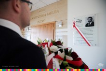 Marszałek województwa uczcił pamięć ofiar Katastrofy Smoleńskiej. Na grobie Krzysztofa Putry