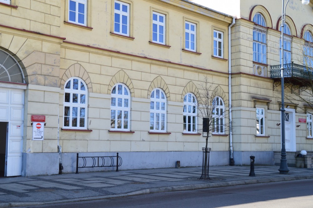 Liceum Ogólnokształcące Nr I Im Konstantego Ildefonsa Gałczyńskiego I Liceum Ogólnokształcące. Nowe okna, stara fasada [zdjęcia