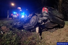 Powiat olecki. Spowodował wypadek, w aucie zostawił brata