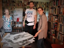 Gmina Wiżajny. W bibliotece można oglądać prace Konrada Matusiewicza [zdjęcia]