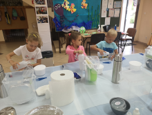 Wakacje w gminie Wiżajny. Dzieci eksperymentowały z suchym lodem [zdjęcia]