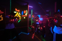 Movement Arena Suwałki wzbogaciła się o paintball laserowy. Są emocje, jest zabawa [zdjęcia]
