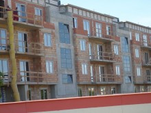 Więcej mieszkań na wynajem i pieniędzy na budownictwo komunalne, pozwolenie przez Internet