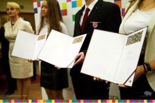 Stypendia zarządu województwa dla uzdolnionych uczniów. Wśród stypendystów Mateusz Kuprewicz