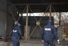 W Suwałkach co najmniej 84 bezdomnych. Policjanci patrolują miejsca, w których mogą oni przebywać