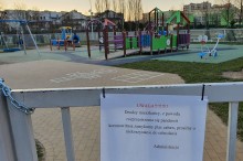 W sobotę dzieci na plac zabaw, a starsi na zewnętrzną siłownię. W czwartek 352 zakażenia