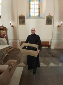 Kilka tysięcy różańców trafiło do suwalskich więźniów