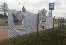 Wybory prezydenckie 2020. Spotkanie przy zniszczonych banerach