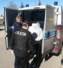 Sam oddał się w ręce Policji. Bał się koronawirusa?