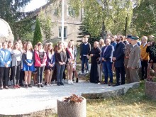 apel_pod_pomnikiem_obroncow_bakalarzewa_-_2020__4_.jpg
