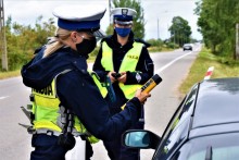 Został zatrzymany za zbyt szybką jazdę. Wydmuchał ponad trzy promile