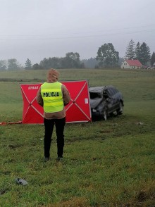 Śmiertelny wypadek w Starych Motulach. Nie żyje 28-letni kierowca