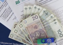 Pracujący na umowę zlecenie już sami mogą wystąpić o wypłatę postojowego. ZUS udostępnił wniosek 