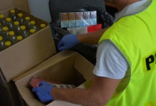 Papierosy, krajanka i nielegalny alkohol w jednym z suwalskich garaży