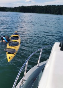 Pijani kajakarze na jeziorze Białym