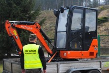 Przewoził kradzioną minikoparkę