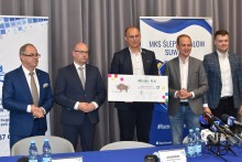 Ślepsk Malow Suwałki ze wsparciem samorządu województwa. Czek na 400 tysięcy zł [zdjęcia]