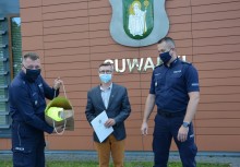 Wójt gminy Suwałki ufundował kilkaset odblasków [zdjęcia]