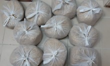 Sejny. Torby z krajanką tytoniową i papierosami w samochodzie