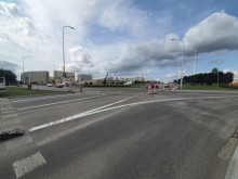 Ul. Pułaskiego w Suwałkach. Zamiast skrzyżowania rondo, a i tak doszło do kolizji