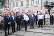 Samorządowcy w Augustowie i Suwałkach dołączyli do inicjatywy #PodlaskieDlaDudy [zdjęcia]