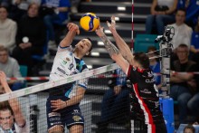 PlusLiga. Ślepsk Malow po udanym debiucie, zostaje Andrzej Kowal i ośmiu  zawodników