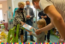 Zarząd województwa dla dzieci w dniu ich święta. Prezenty w Suwałkach 