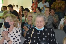 Niezwykła opowieść o niezwykłym człowieku. W Raczkach zaprezentowano film o zielarzu A. Karasiu