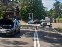 Wypadek w Przewięzi na trasie Augustów – Sejny. Zderzyły się trzy pojazdy