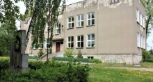 Berżniki. Co dalej z niszczejącym budynkiem po szkole podstawowej?